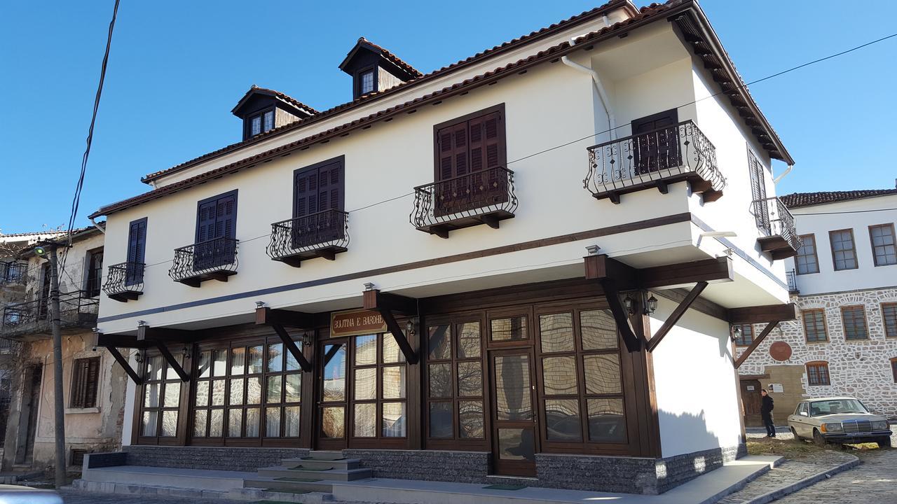 Hotel Bujtina E Bardhe コルチャ エクステリア 写真